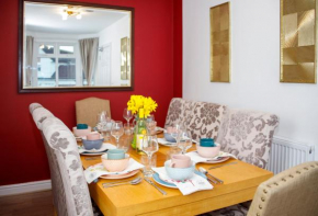 Tudor-Themed 6-Bed Village Gem